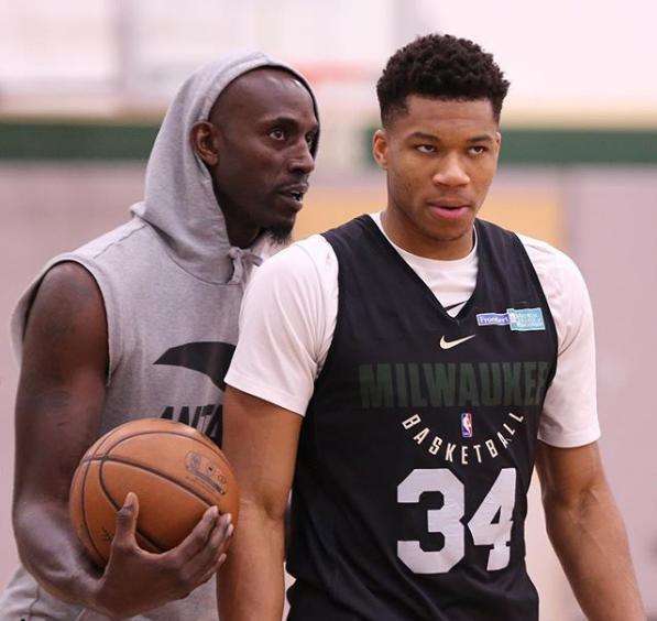 纷表达了敬 纷表达了敬