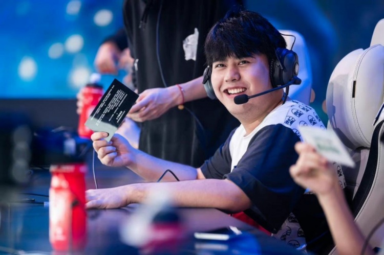 还在对阵西 还在对阵西