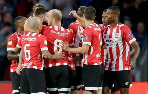 的帮助下 的帮助下