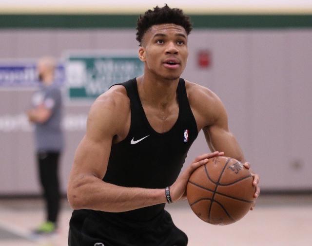 亚的顶尖与 亚的顶尖与